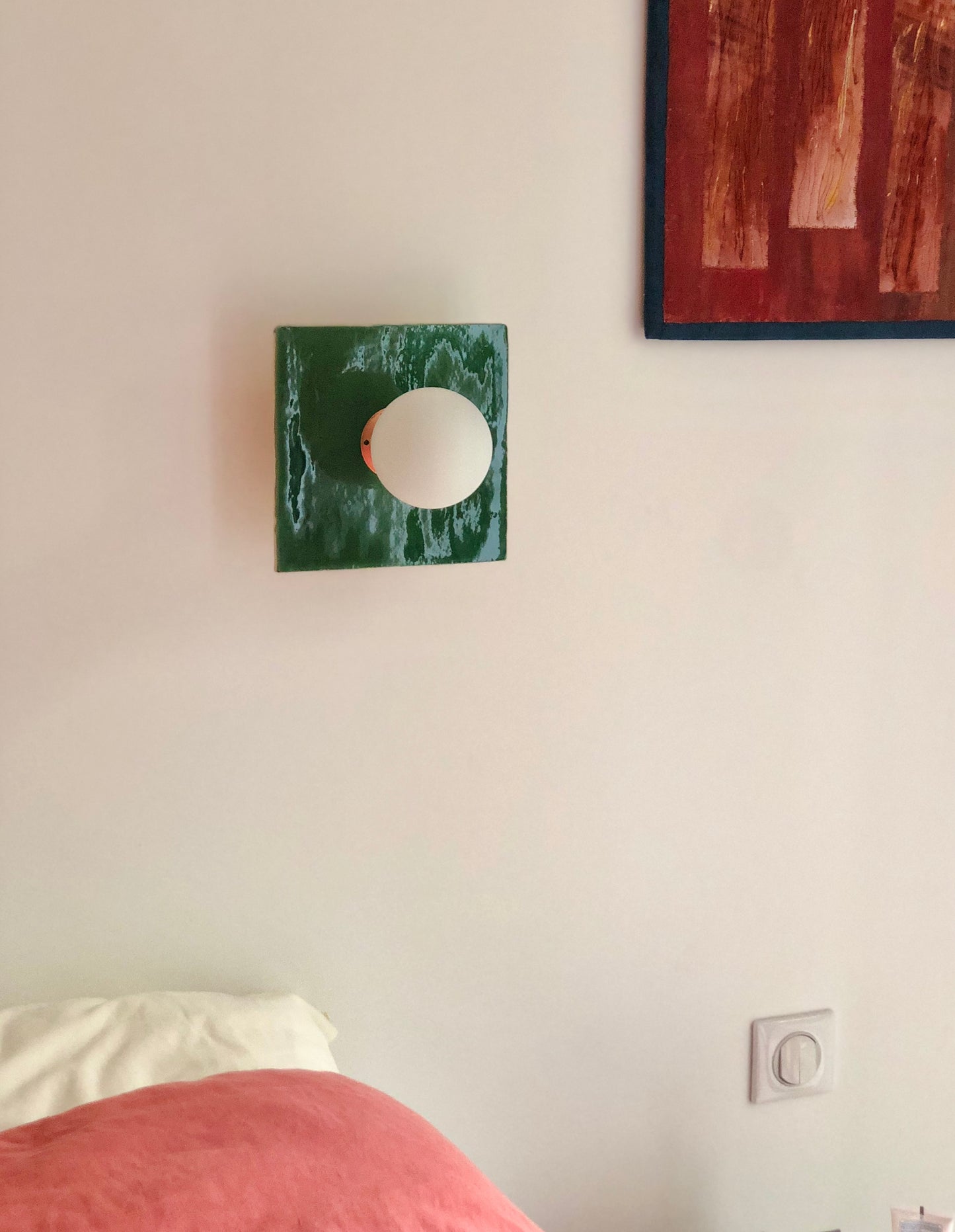 APPLIQUE GLOBE TILE (GREEN)