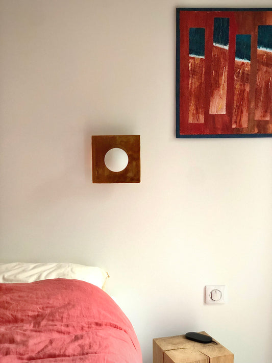 APPLIQUE GLOBE TILE (HONEY)